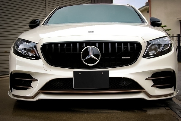 Grill MERCEDES Benz E-Class W213 S213 C238 (2016+) GT-R Panamericana Design Zwart With 360 Camera