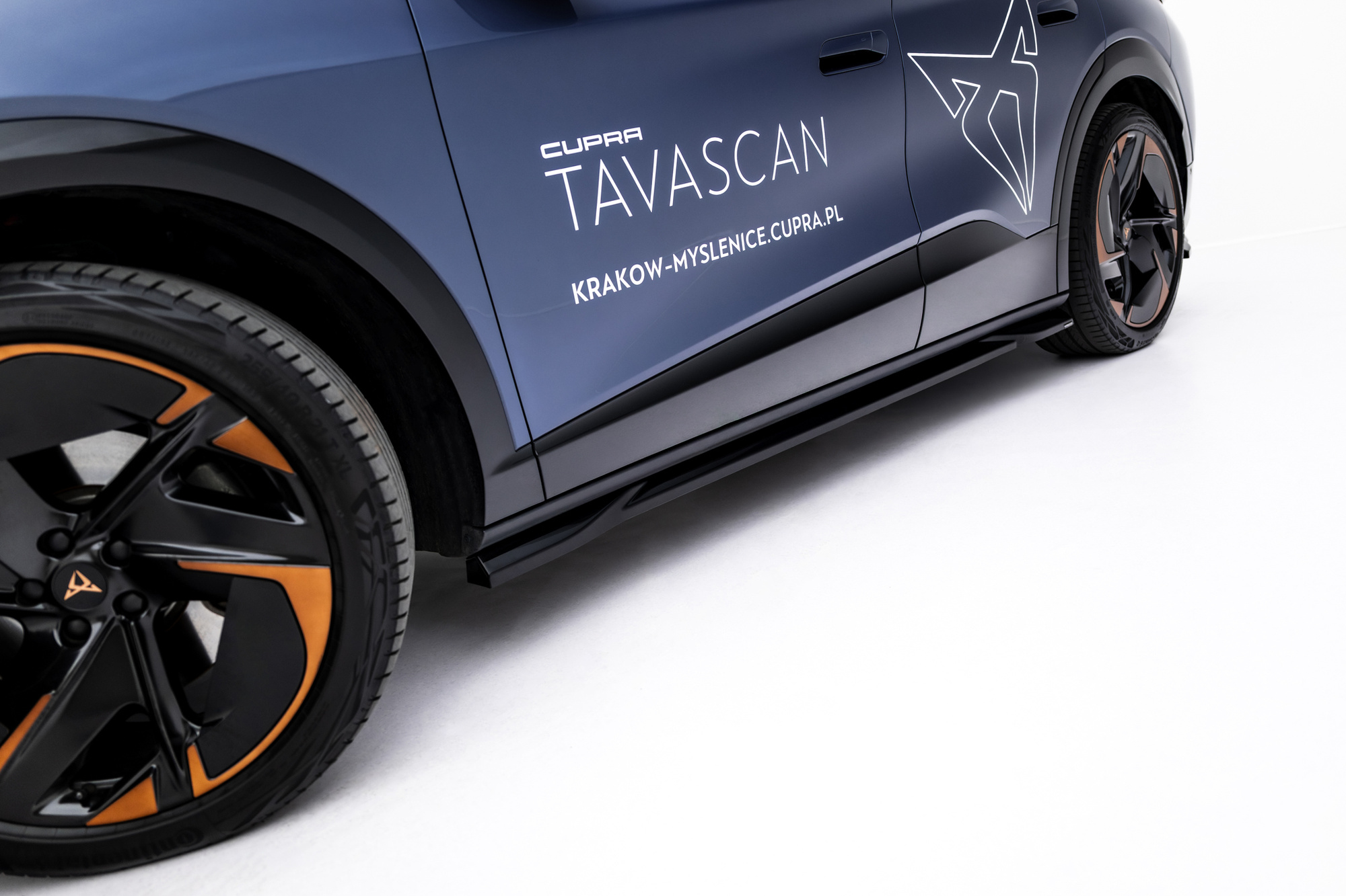Zijskirts Cupra Tavascan Mk1