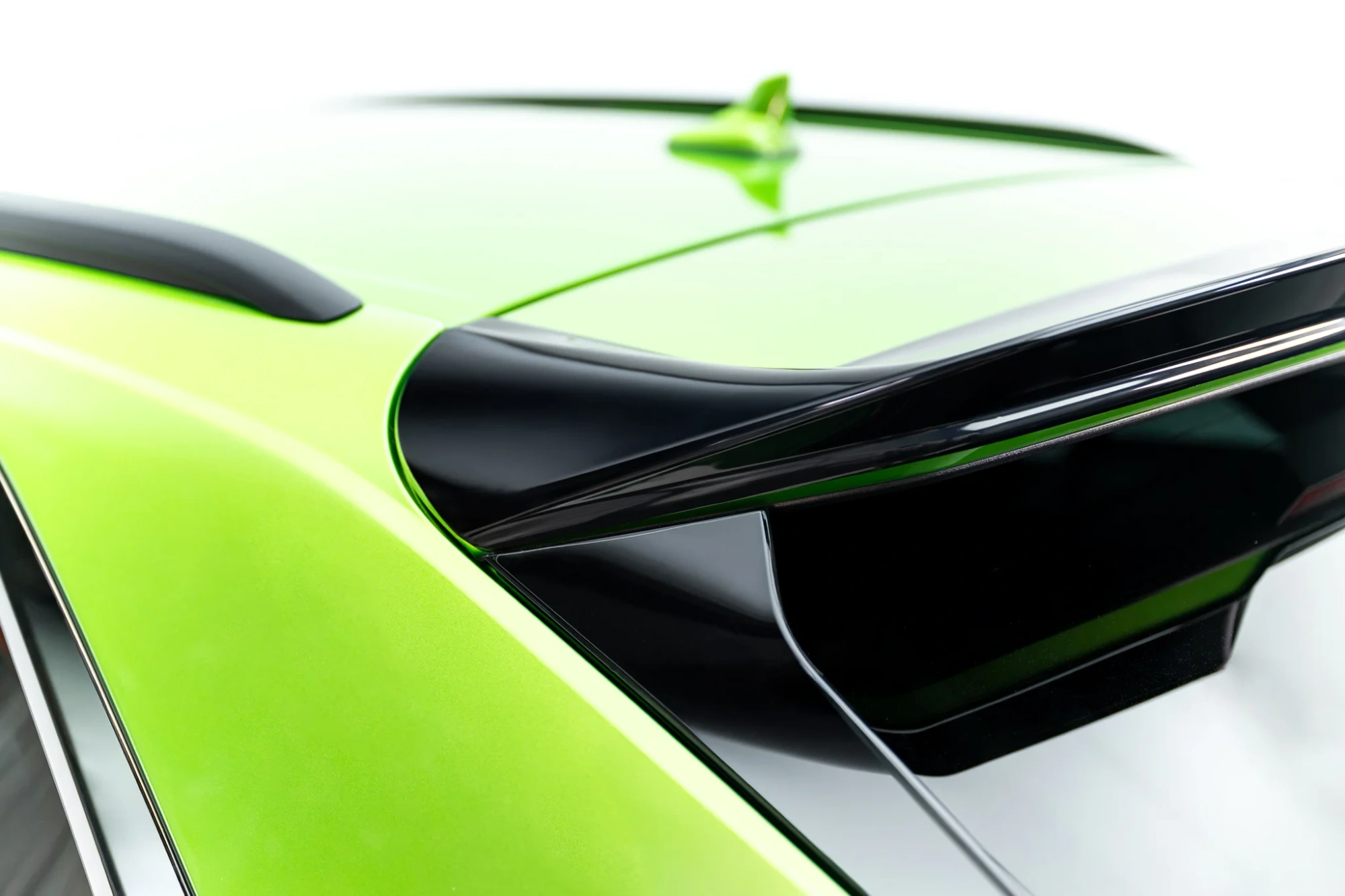 Bovenste 3D Spoiler passend voor Audi RSQ8 Mk1 / Facelift Glans Zwart – Maxton Design