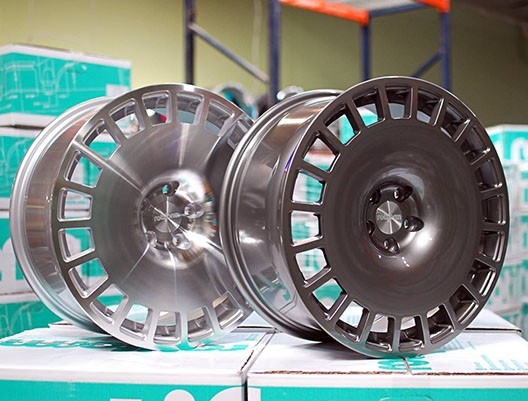 Rotiform Cast VCE 8.5x18 5x112 ET 45 Zilver Polish