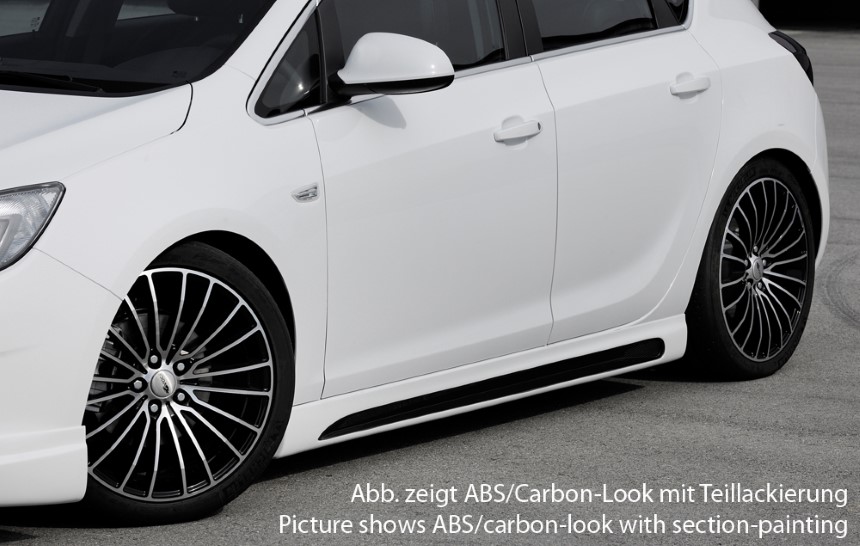 Zijskirts Opel Astra J 5-dr. Rieger carbon-look met uitsparing