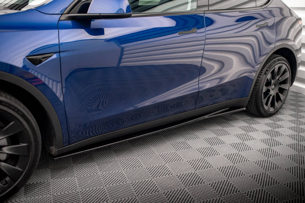 Zijskirts V.1 Tesla Model Y Maxton Glans Zwart