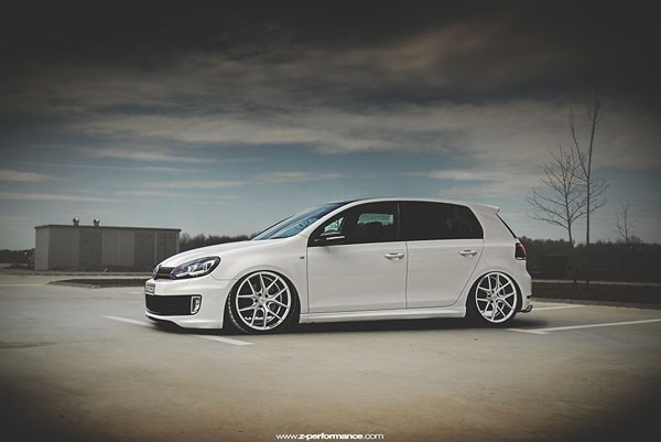 Z-Performance ZP.09 Nine Deep Concave 5x120 9.5x19 ET40 Zilver V