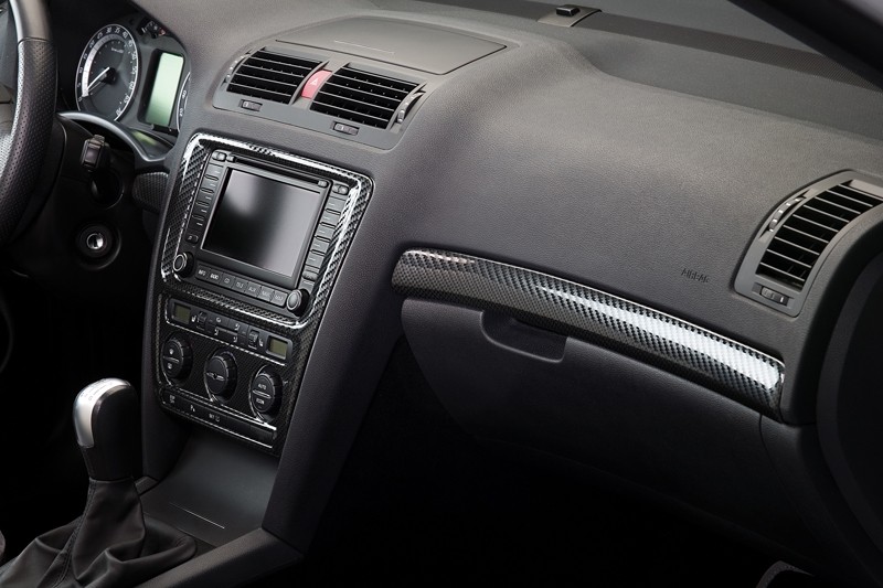 Dashboard cover Skoda Octavia II 6/04-11/08 3d carbon