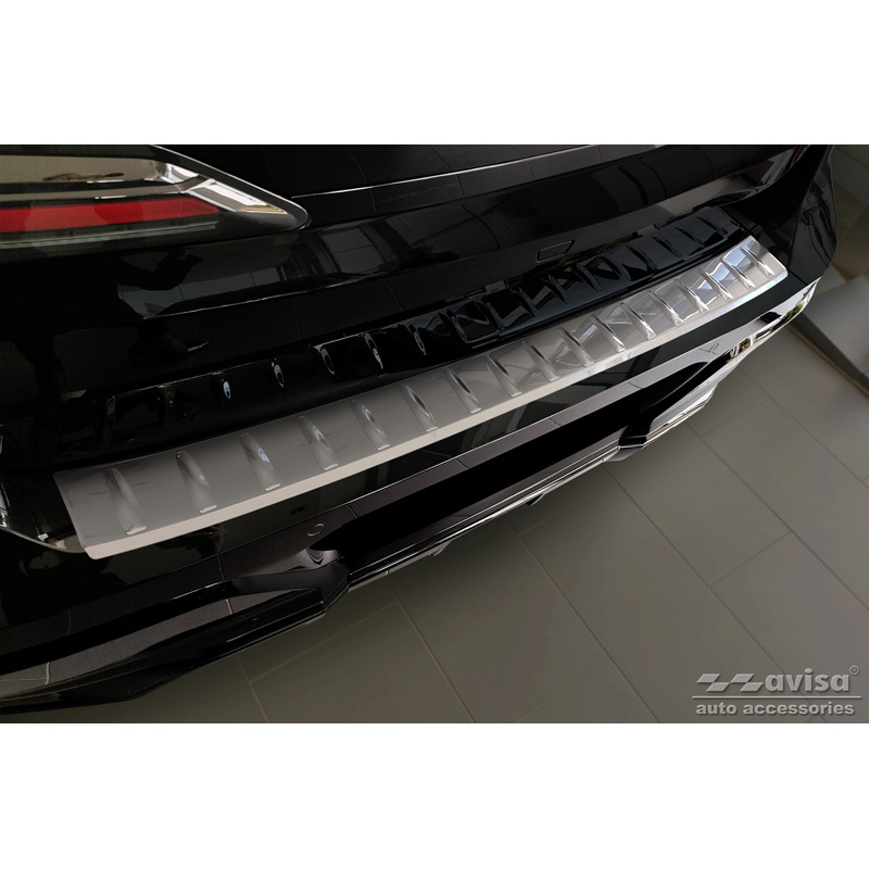 Stainless Steel Rear bumper protector  BMW 7-Series (G70) 2023- with M-Pakage 'Ribs'