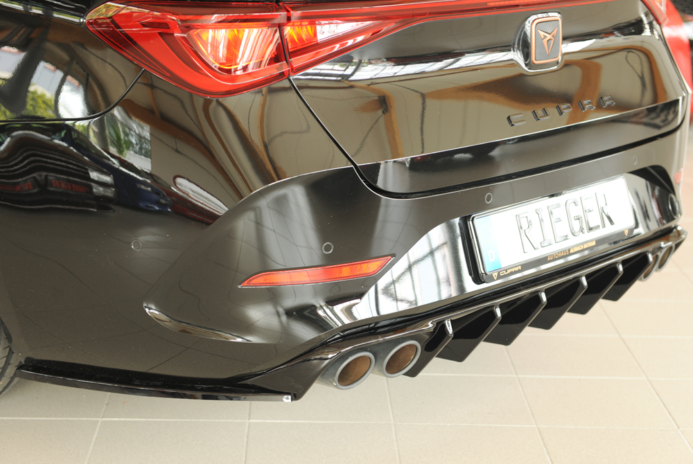 Achterdiffuser voor Cupra León (KL) met trekhaak (09.20-06.24) glans zwart