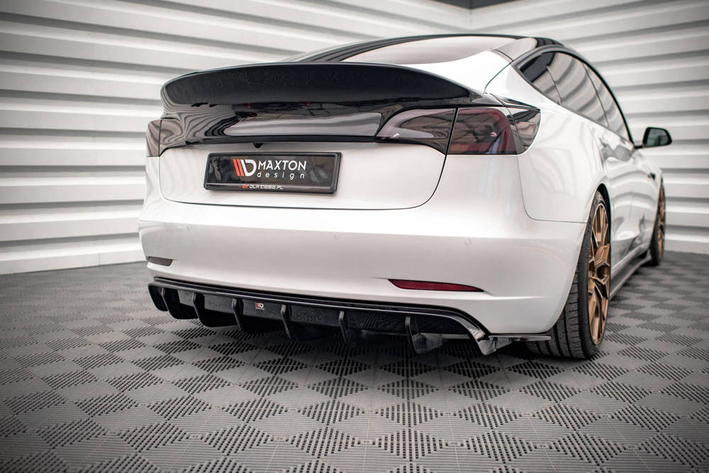 Diffuser V.2 Tesla Model 3 Gloss-Black Maxton
