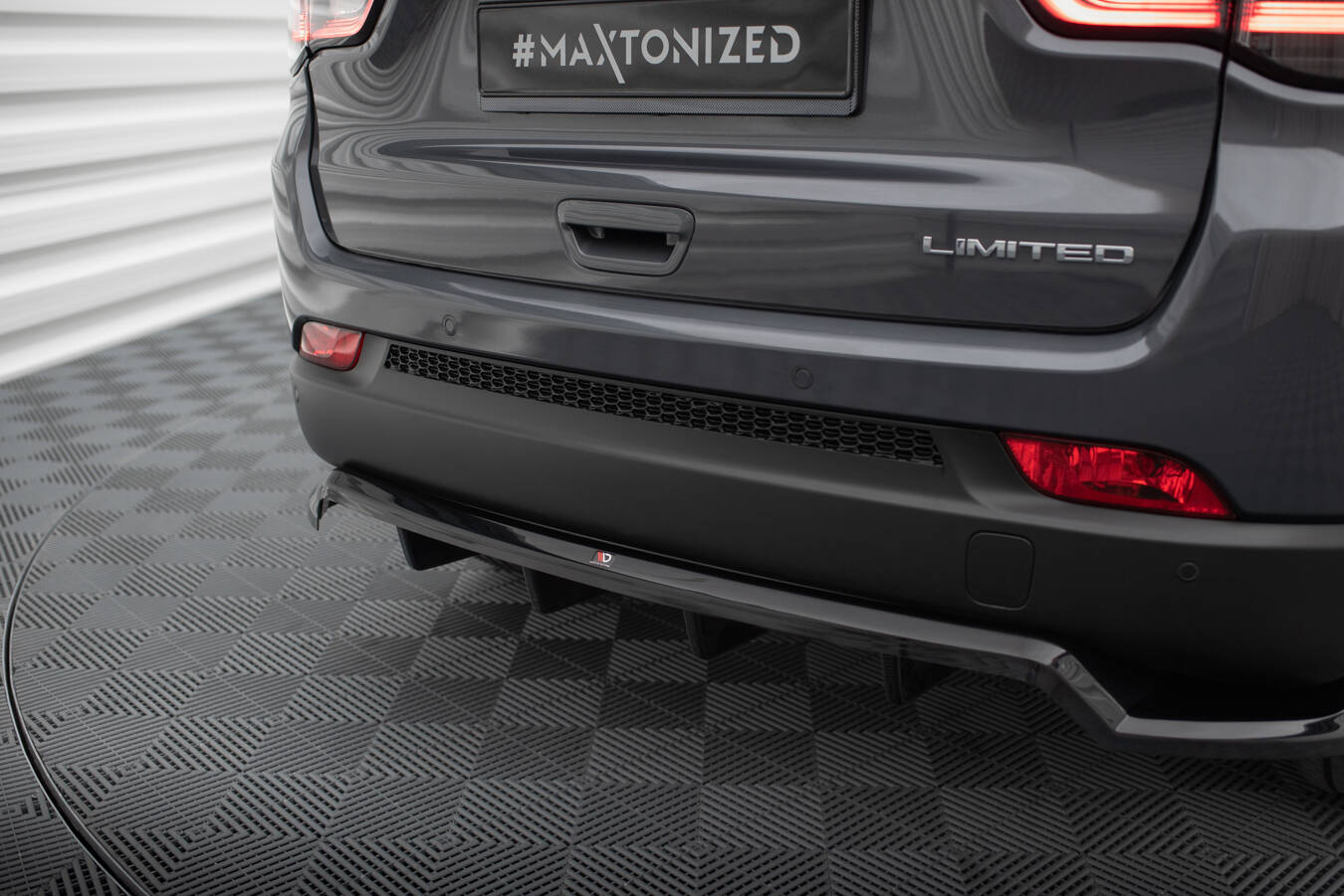 Bodykit Jeep Compass Limited MK2 Facelift Maxton Glanzend zwart