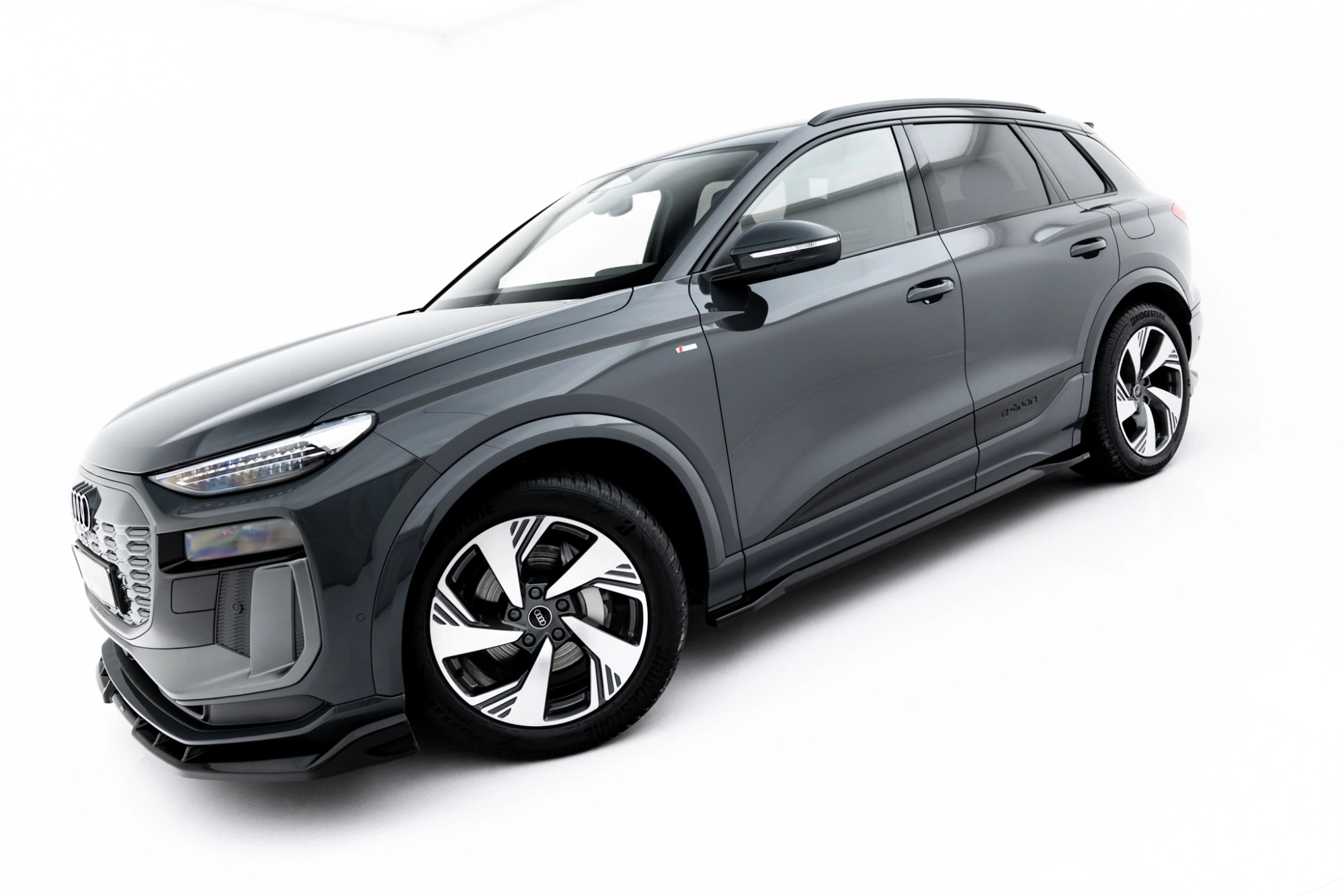 Zijskirts Audi Q6 e-tron Standard / S-Line / SQ6 e-tron SUV & Sportback Mk1 (2023–heden) – Glans Zwart