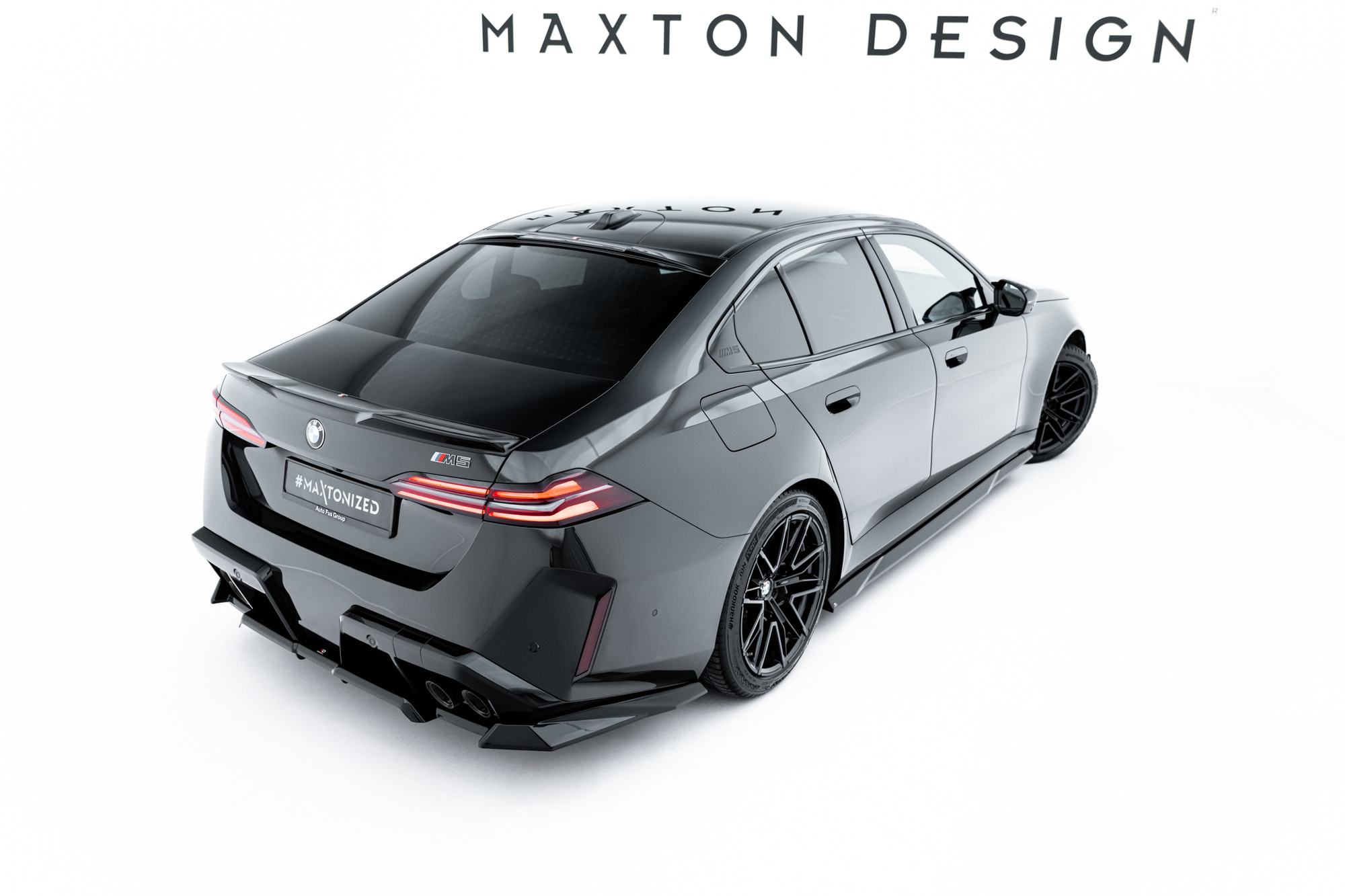 Bodykit BMW M5 G90 Maxton Glanzend zwart