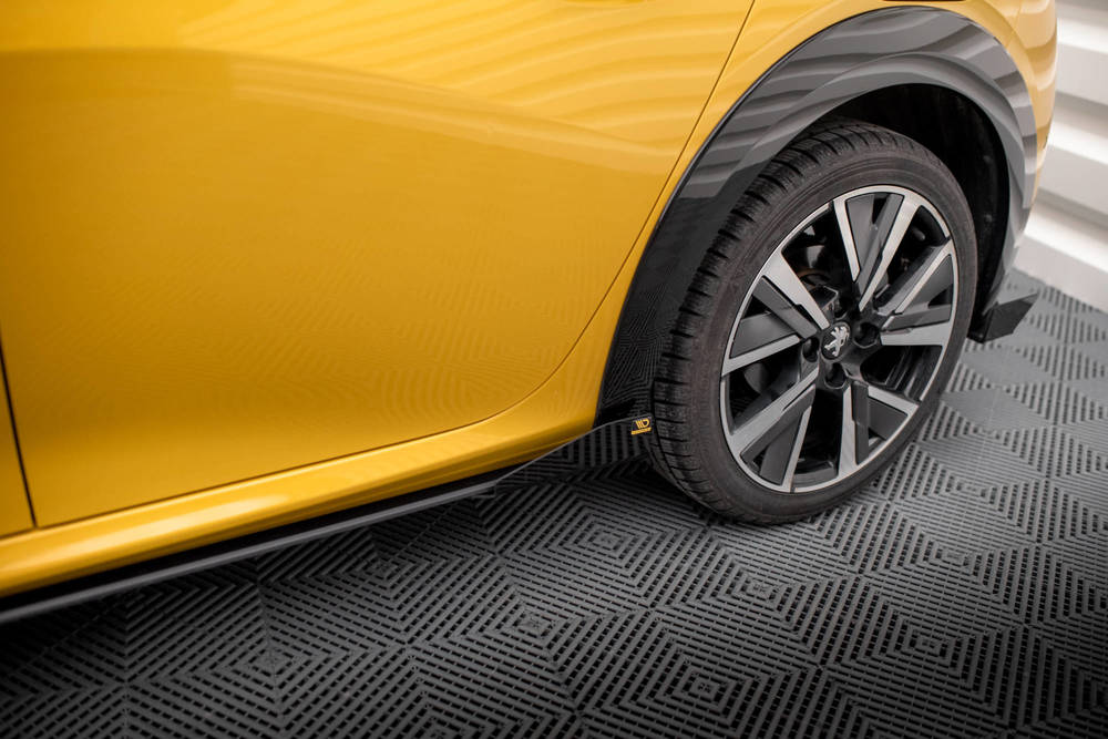 Zijskirts met Canards Street Pro Peugeot 208 GT Maxton