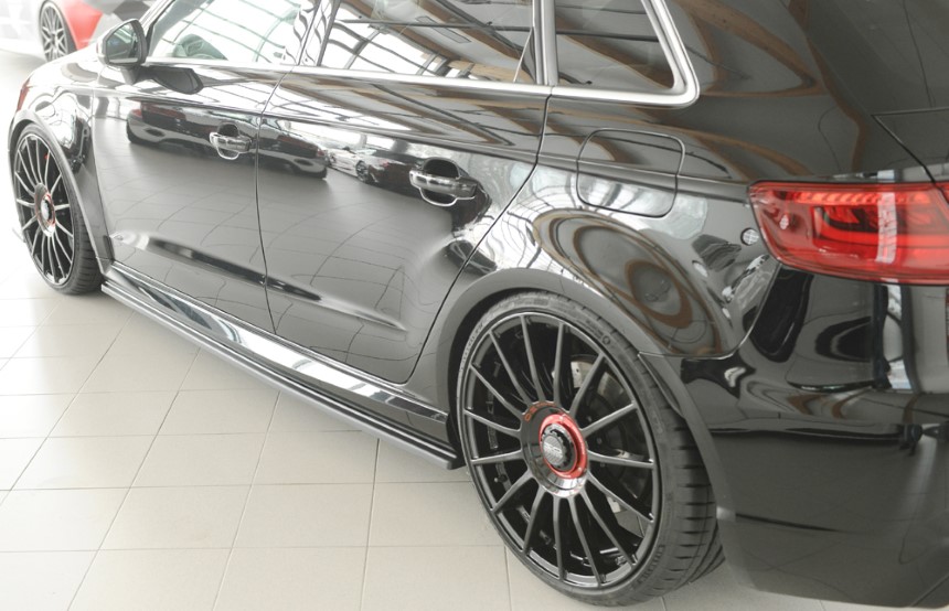 Zijskirts Audi RS3 8V Sportback Rieger glans zwart