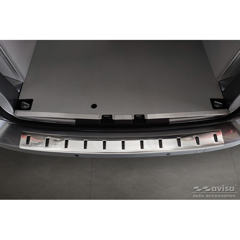 Stainless Steel Rear bumper protector  Citroën Space Tourer & Jumpy 2016- / Peugeot Traveller & Expert 2016- / Toyota Proace Verso 2016- / Opel Vivaro & Zafira Life 2019- 'STRONG EDITION'