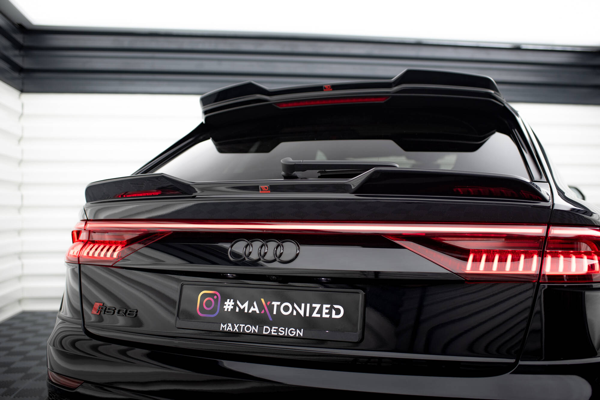 Bodykit Audi SQ8 / Q8 S-Line MK1 Facelift Maxton glanzend zwart