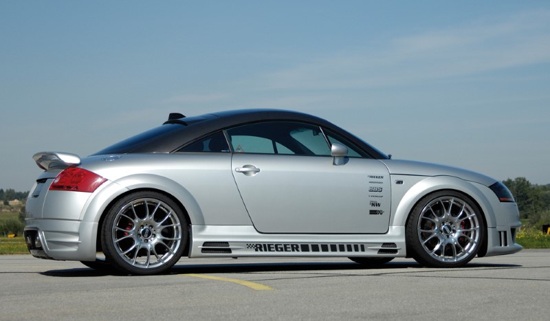 Sideskirts Audi TT with 2 schacht and 2 uitsnedes Rieger