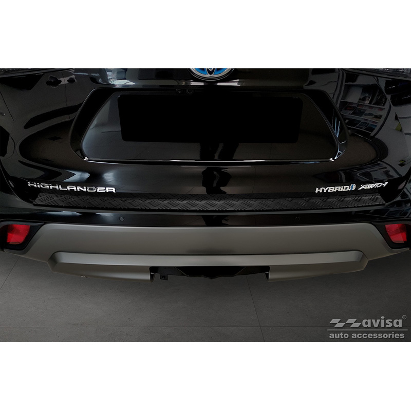 Matt Black Aluminum Rear bumper protector  Toyota Highlander IV (XU70) 2020- 'Riffled Plate'