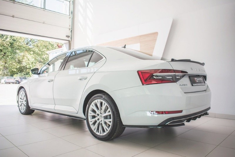 Zijskirts Skoda Superb 3 FL Maxton Design glans zwart