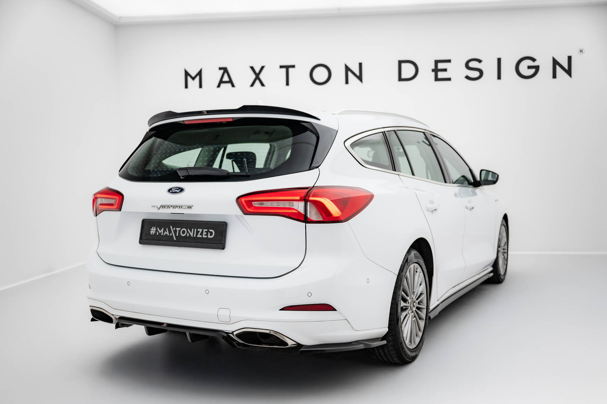 Achterzij Spoilers Ford Focus Vignale MK4 Maxton Glanzend zwart