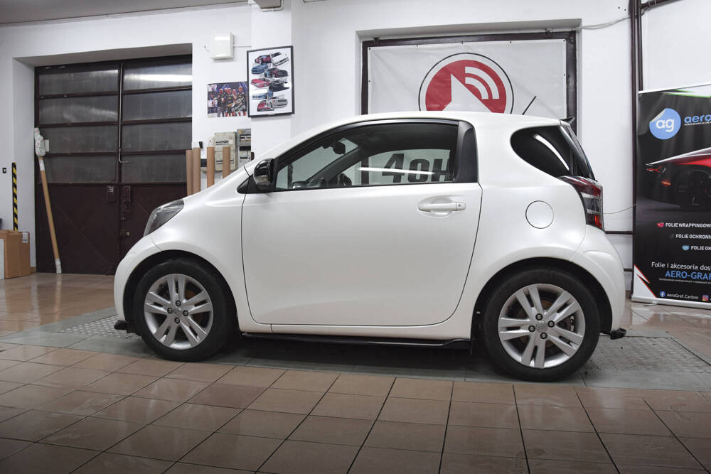 Zijskirts diffusors Toyota IQ Glans Zwart Maxton