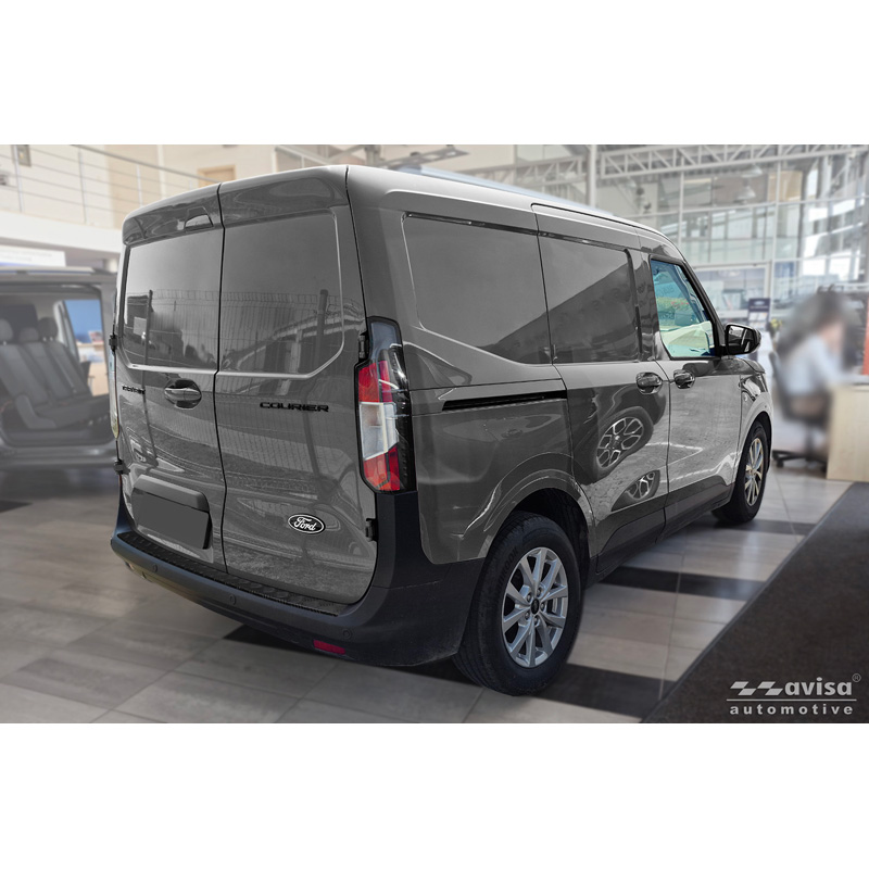 Avisa Matzwart RVS Achterbumperprotector  Ford Transit Courier II / Tourneo Courier II 2023- 'Riffled Plate'