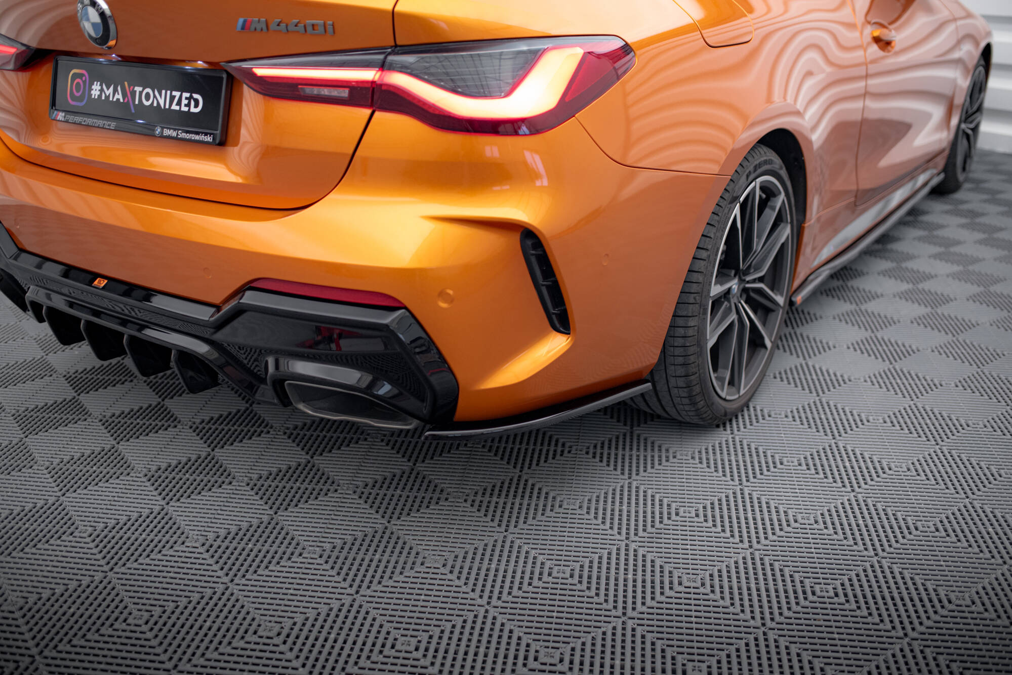 Achterzij Spoilers V.5 BMW M440i G22 / G23 / G22 Facelift / G23 Facelift Maxton Glanzend zwart