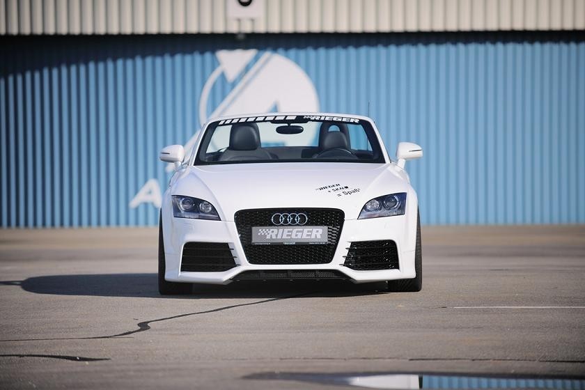 Voorbumper RS grill Audi TT 8J zwart glanzend incl. tt-rs-logo