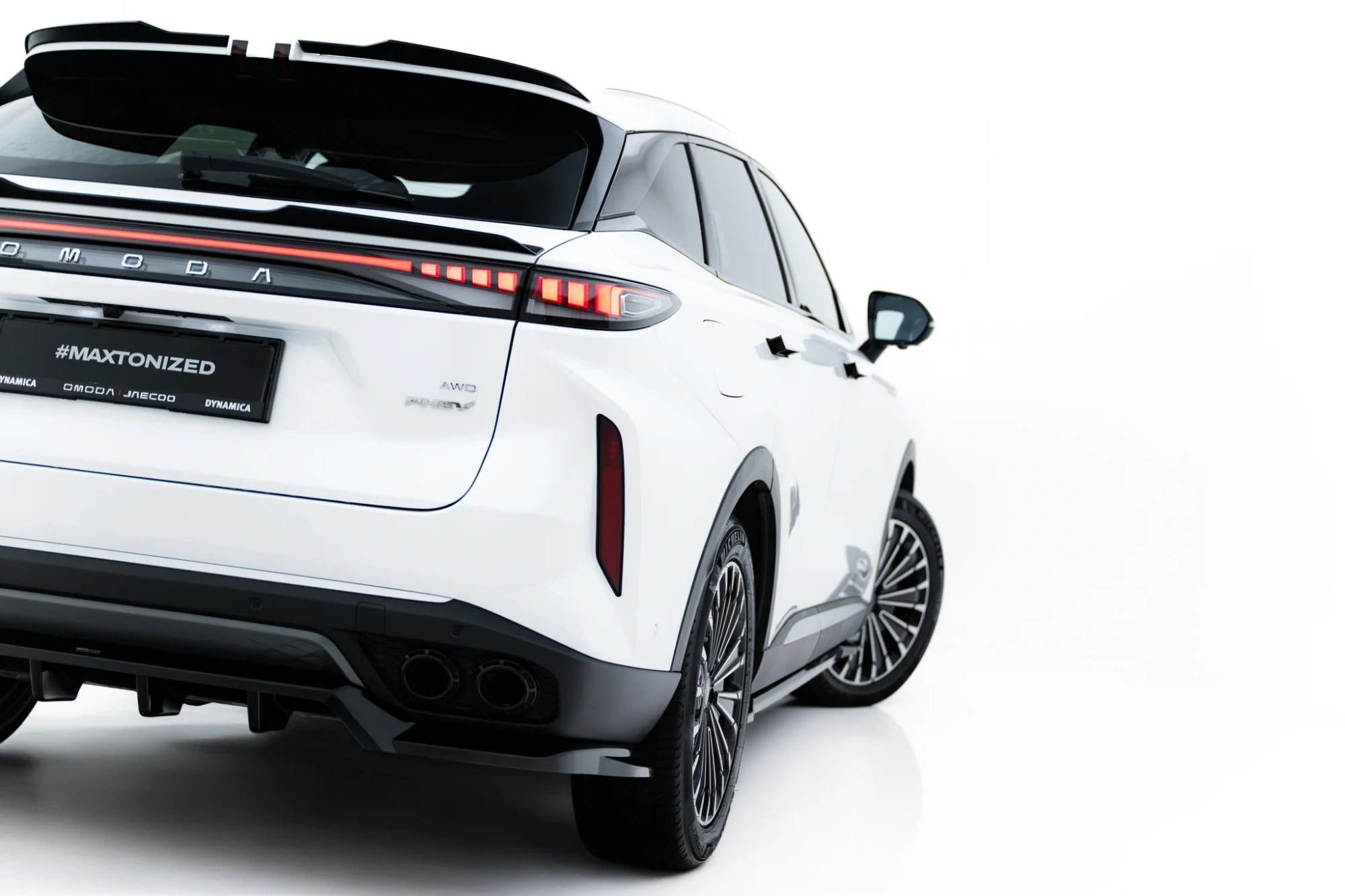 Rear Splitter Omoda 9 Mk1 met Verticale Spijlen Maxton Glanzend Zwart