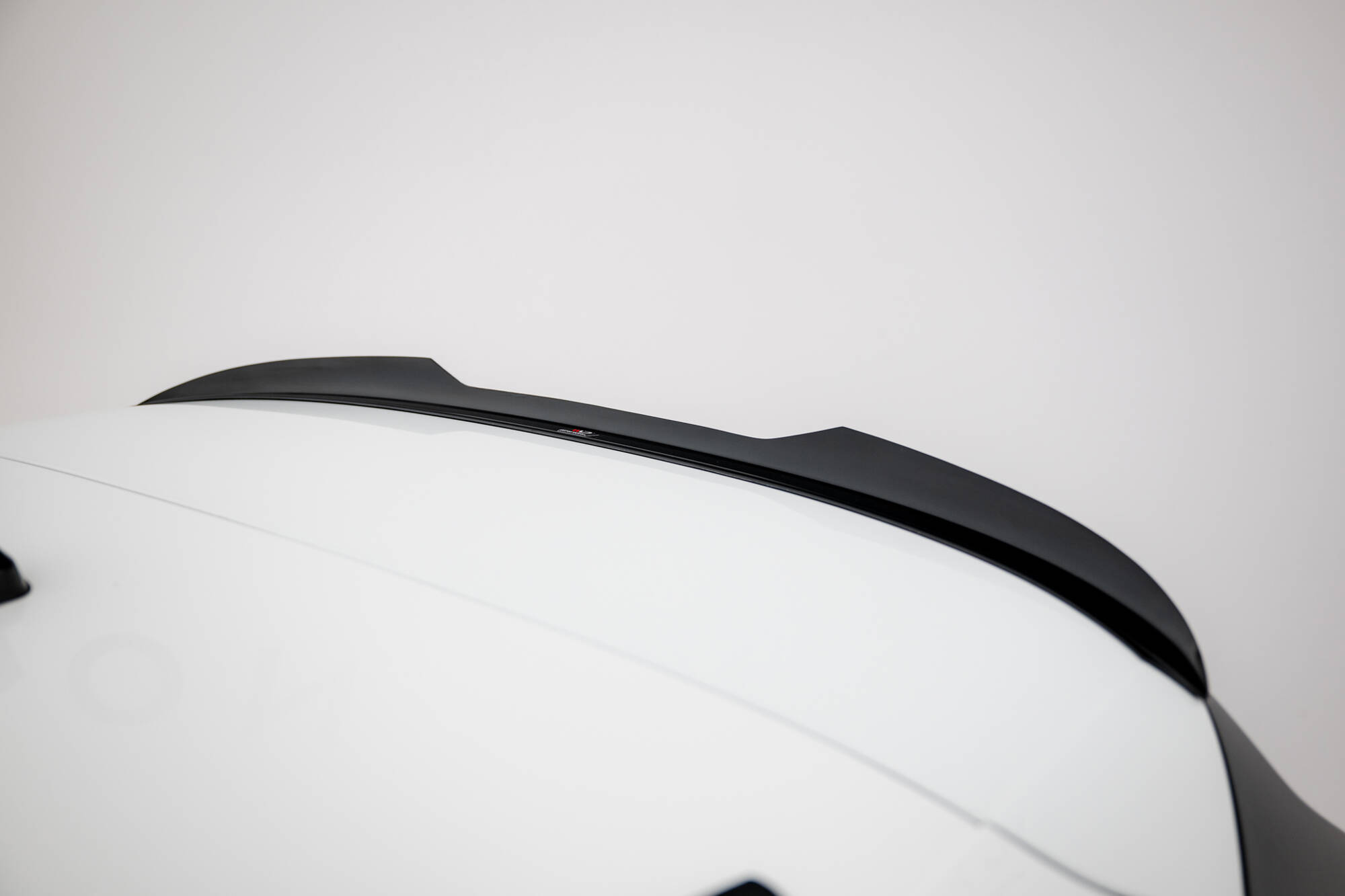 Bodykit Volkswagen Passat B9 Maxton Glanzend zwart