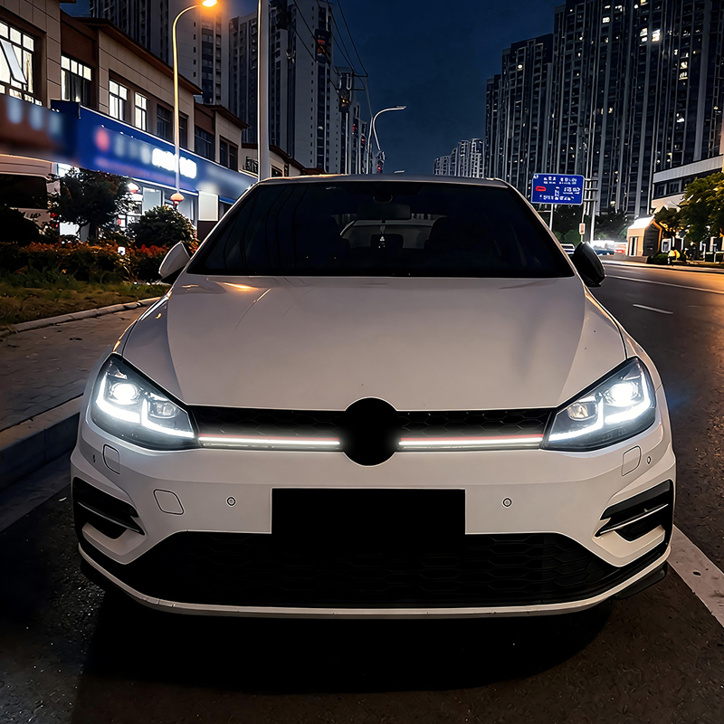 GTi-Look Grill met LED-Strip  Volkswagen Golf VII (7.5) HB/Variant Facelift 2017-2020