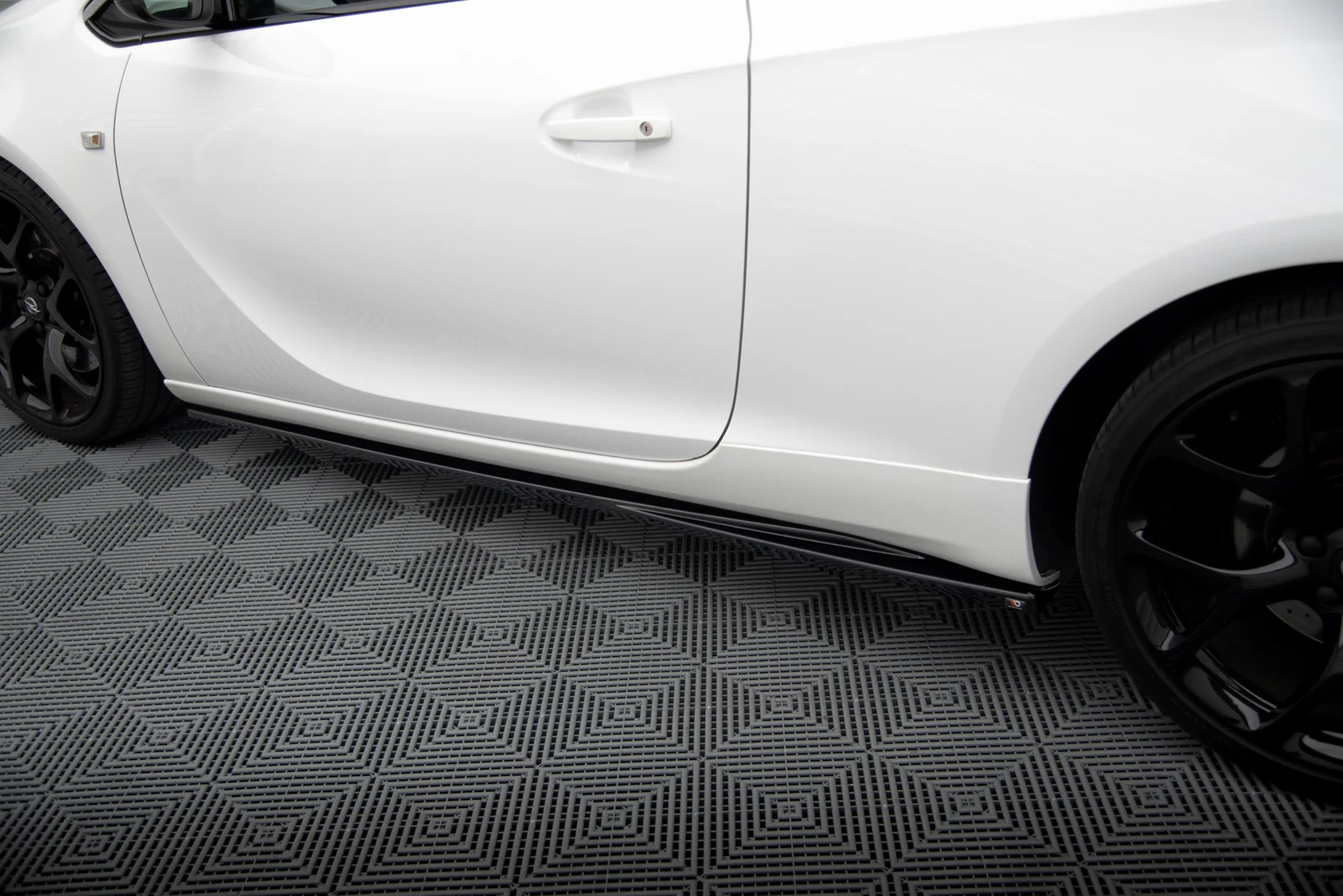 Zij Skirts Opel Astra OPC GTC J