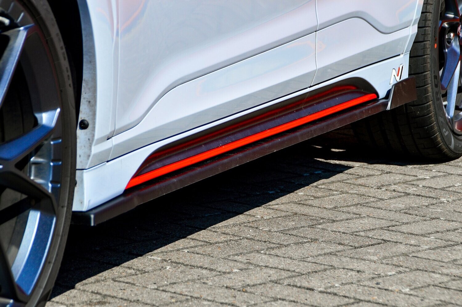 Zijskirts met vleugel achterzijde Hyundai Kona N + N-Line