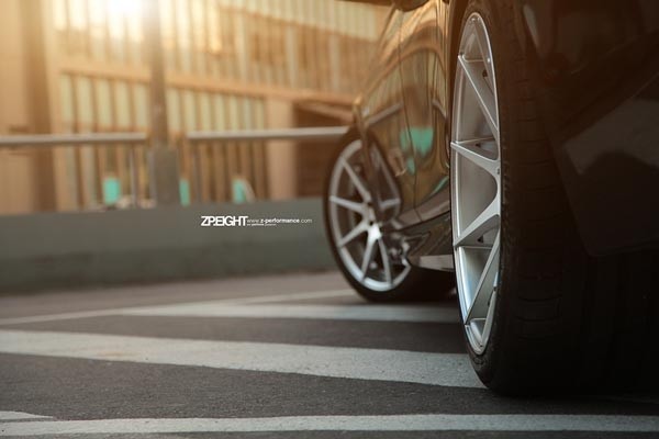 Z-Performance Eight Hyper Silver 9x18 5x120 ET38 Velgen