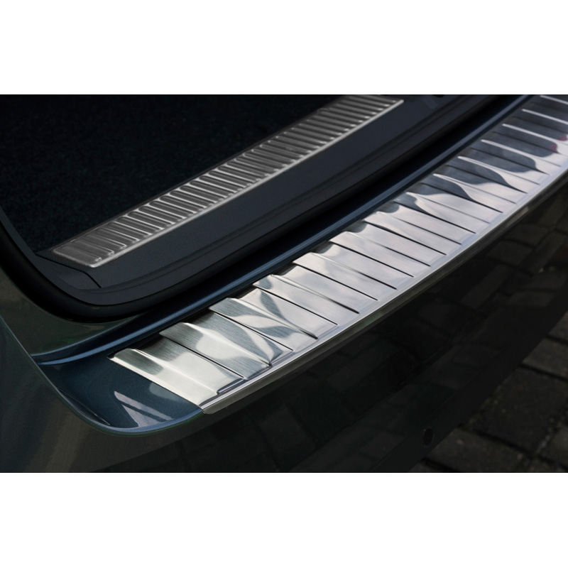 RVS Achterbumperprotector  Skoda Superb Combi III 2015-2019 & 2019-2024 Incl. Scout 'Ribs'