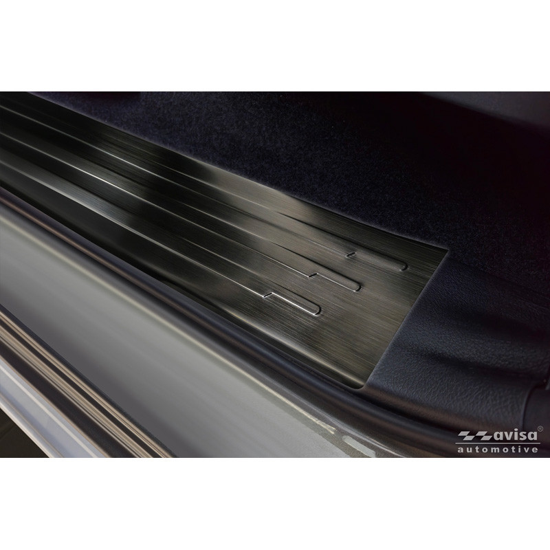 Avisa Zwart RVS Instaplijsten  Toyota Hilux VIII Facelift 2020- - 'Lines' - 4-delig