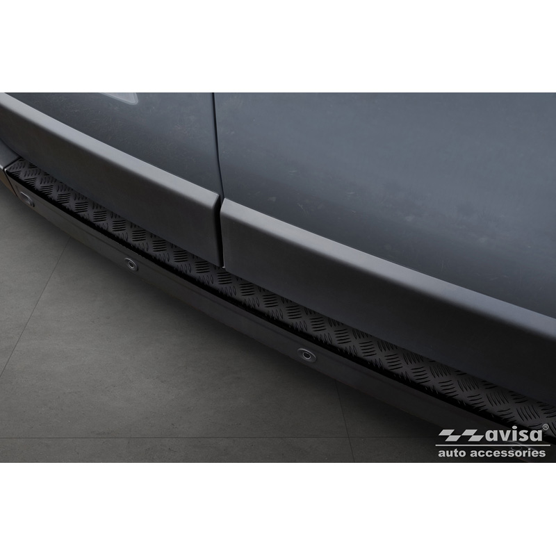 Matt Black Aluminum Rear bumper protector  Opel Movano / Renault Master II / Nissan NV400 2010-2018 & 2018-2021 'Riffled Plate'