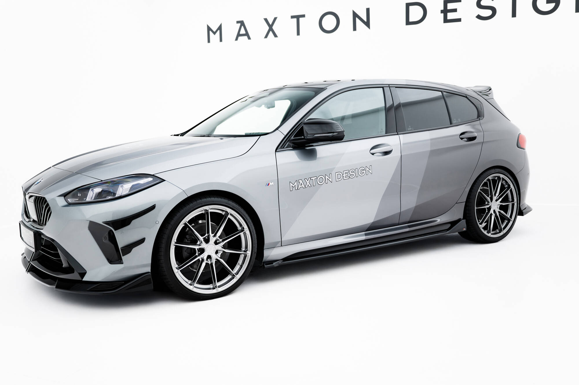 Bodykit V.2 BMW M135i F70 Maxton Glanzend zwart