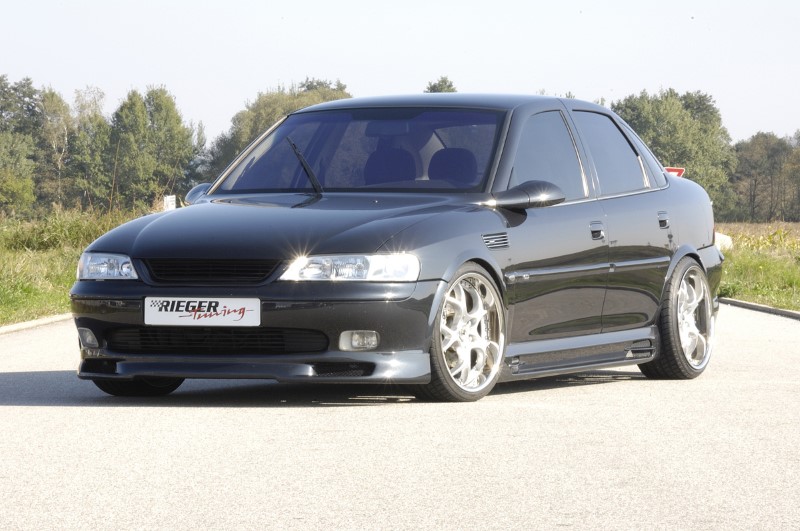 Zijskirts Opel Vectra B met 2 schacht en 2 uitsnedes Rieger
