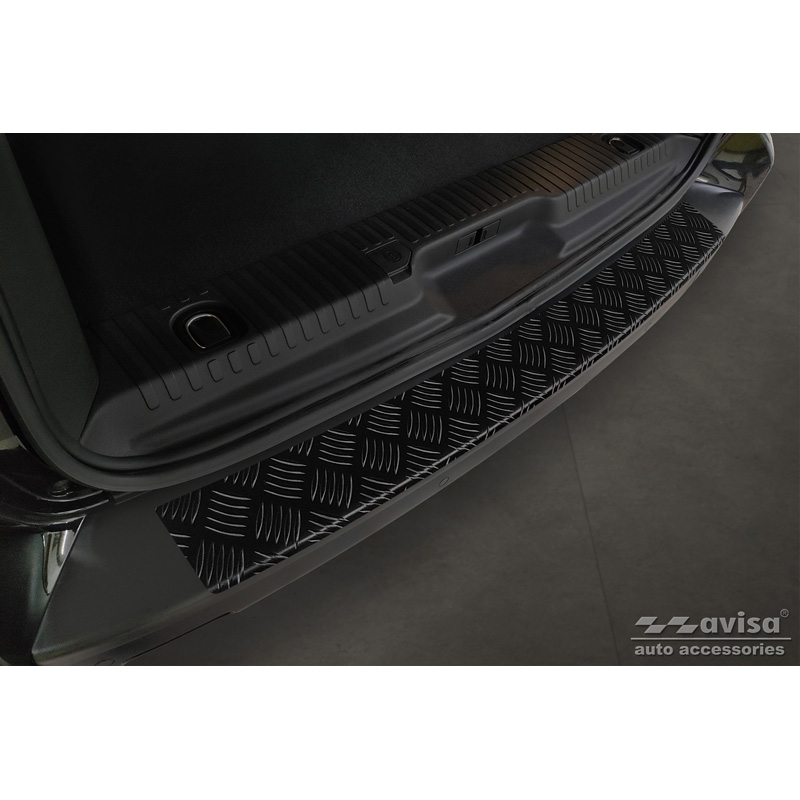 Matt Black Aluminum Rear bumper protector  Citroën Space Tourer & Jumpy 2016- / Peugeot Traveller & Expert 2016- / Toyota Proace Verso 2016- / Opel Vivaro & Zafira Life 2019- (models with unpainted bumper top) 'Riffled Plate'