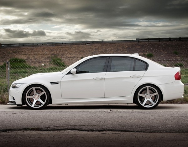 AVANT-GARDE M550 SATIN SILVER 11x19 5x130 ET 52