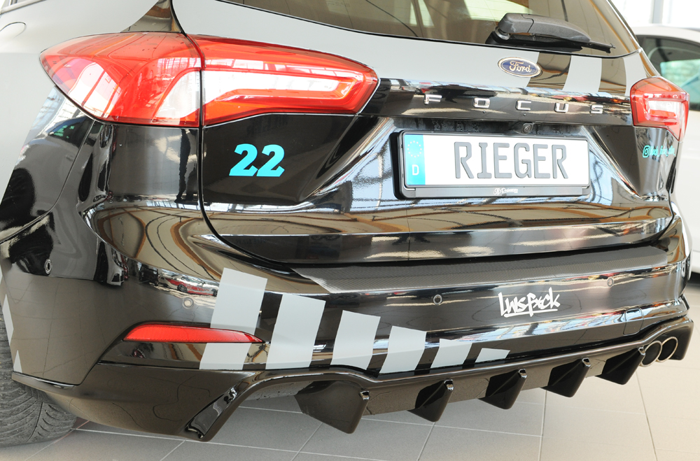 Diffuser Ford Focus Station Glans zwart voor trekhaak