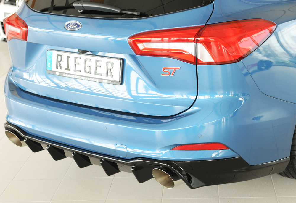 Diffuser Ford Focus Station Glans zwart voor trekhaak