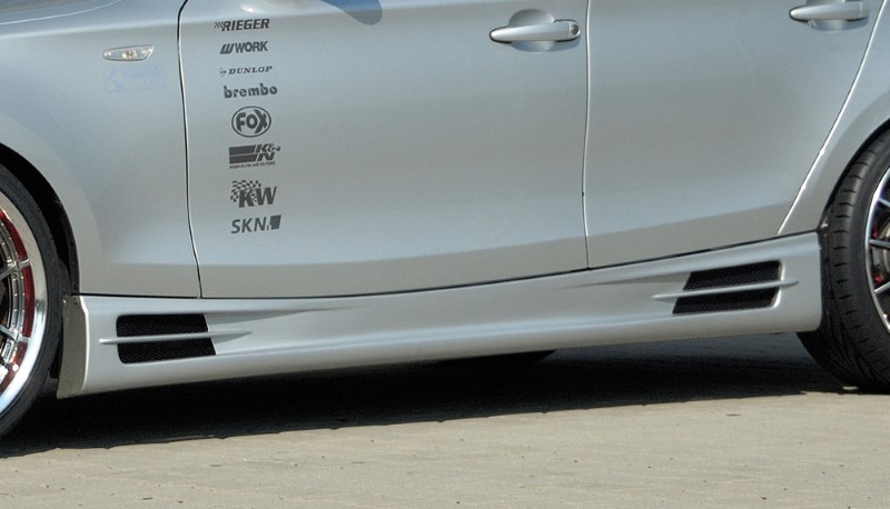 Sideskirts BMW E87 with 2 schacht and 2 uitsnedes Rieger