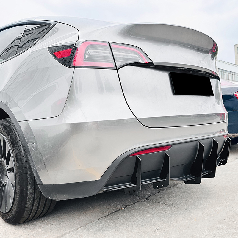 Achterbumperlamellen (Blades/Diffusor)  Tesla Model Y 2019- (Glanzend Zwart ABS)