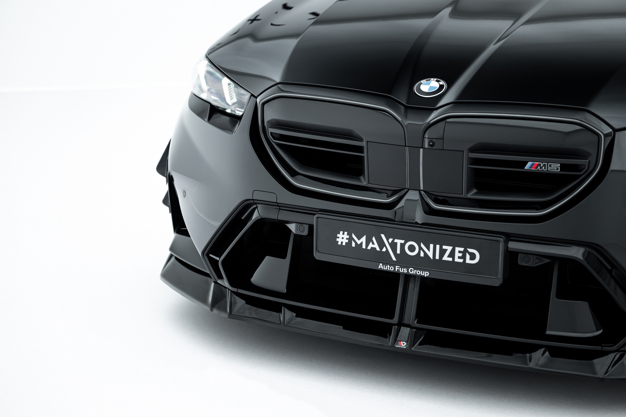 Bodykit BMW M5 G90 Maxton Glanzend zwart