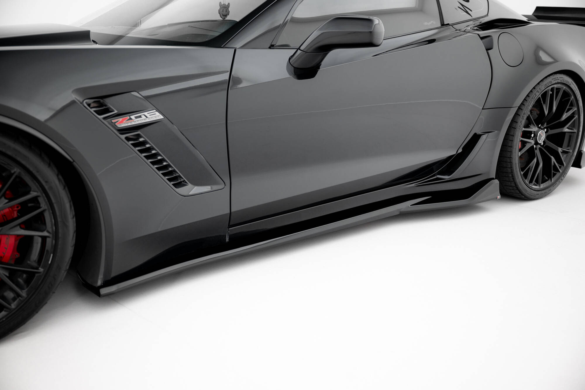 Bodykit Chevrolet Corvette Z06 C7 Maxton Glanzend zwart