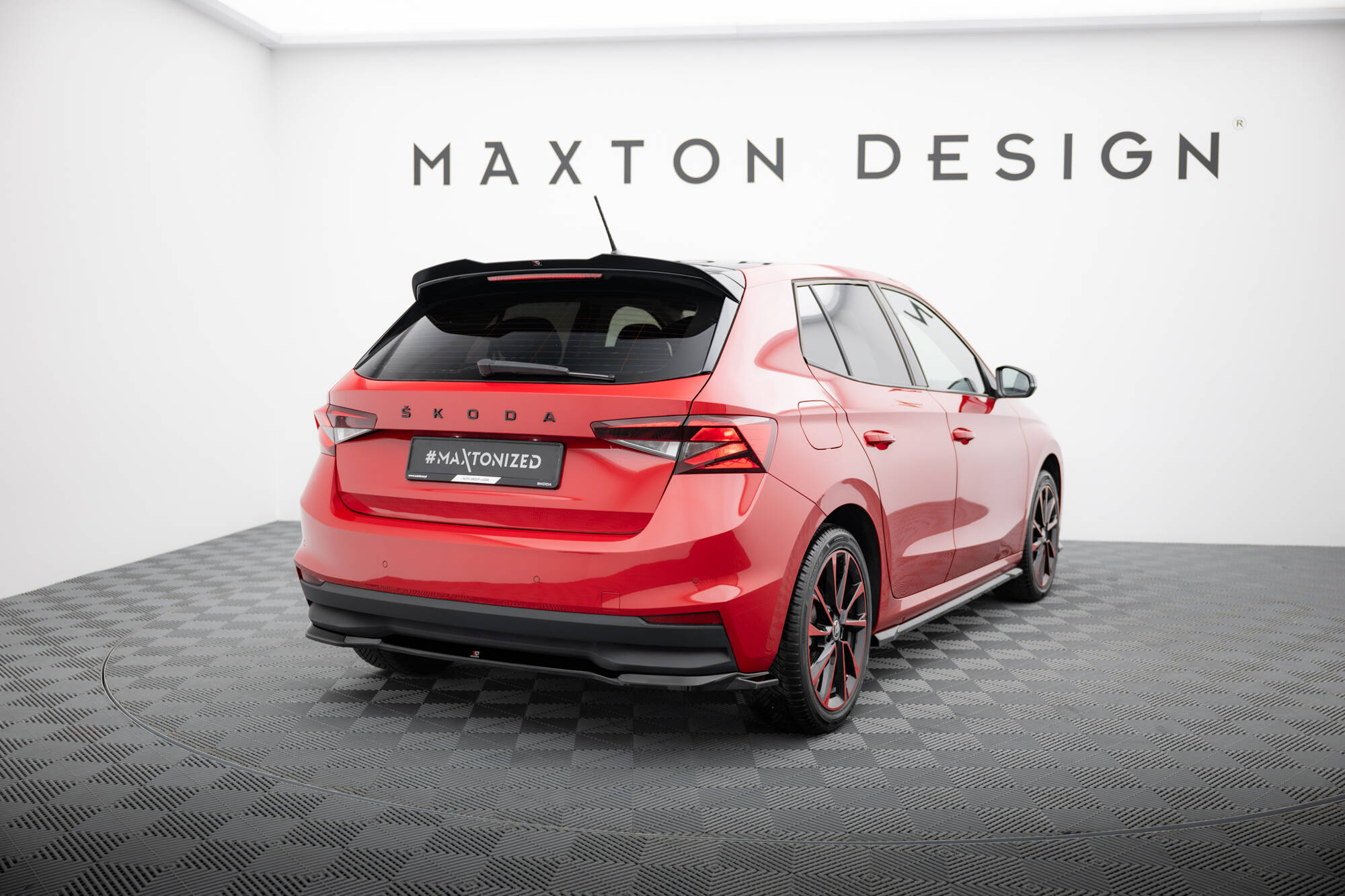 Bodykit Skoda Fabia MK4 Maxton Glanzend zwart