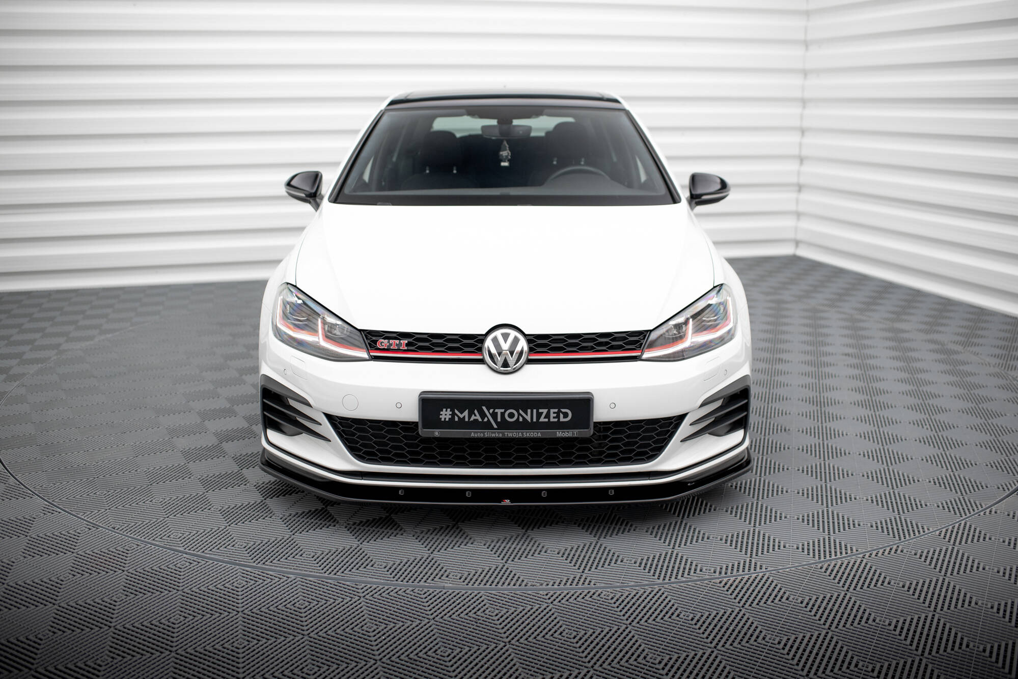 Voorspoiler VW Golf 7.5 GTI Facelift Glans Zwart