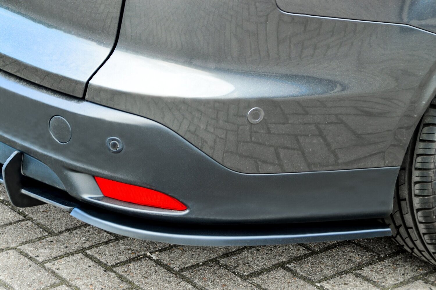 Zijpanelen achterzijde Ford Focus Turnier DYB 2014-2018