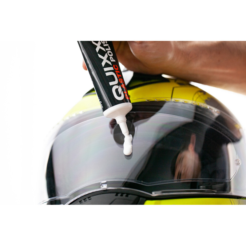 Quixx Xerapol Acrylic Scratch Remover (50g polish/1 cloth/2 sandpaper)