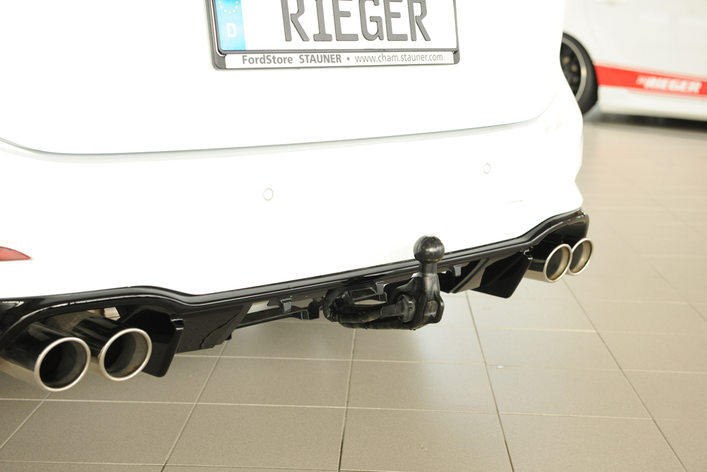 Diffuser Ford Focus Station Glans zwart voor trekhaak
